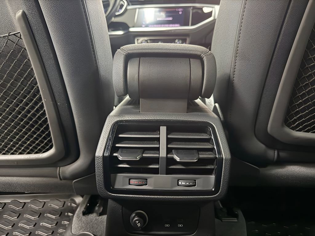 Used 2020 Audi Q3 2.0T Premium w/ Convenience Package image 27