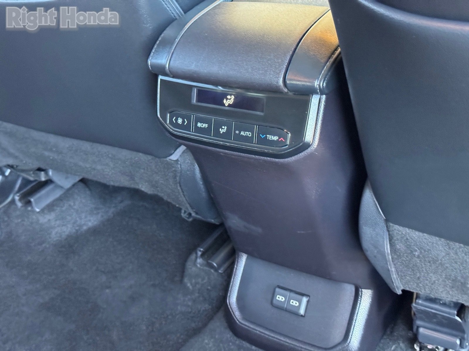 Used 2023 Toyota Highlander XLE image 15