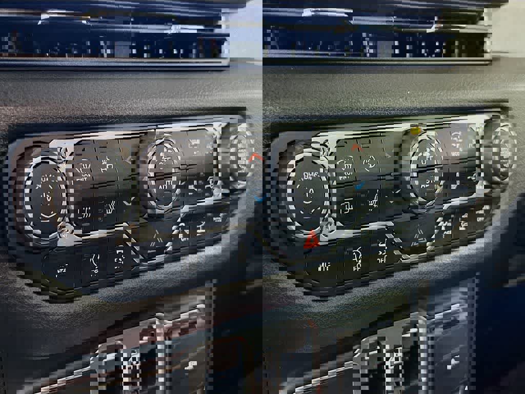 Used 2024 Jeep Gladiator Sport image 18