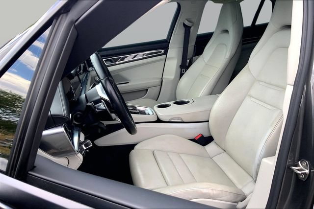 Used 2018 Porsche Panamera 4 w/ Premium Package Plus AWD/4WD image 17