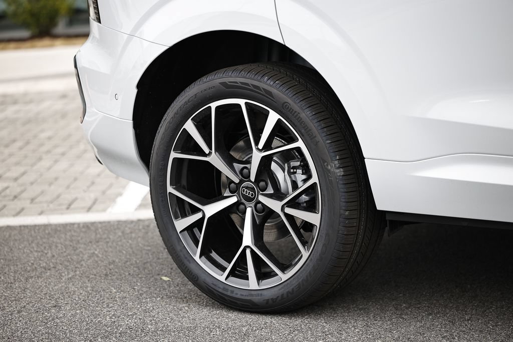 New 2026 Audi Q3 quattro 2.0T AWD/4WD image 6