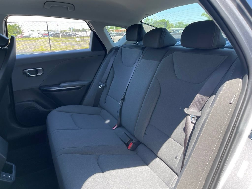 Used 2025 Kia K4 FWD image 33