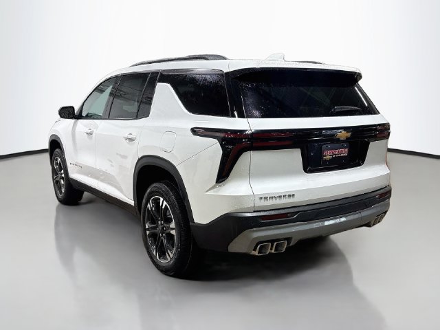 New 2027 Chevrolet Traverse LT w/ LPO, Floor Liner Package FWD image 10