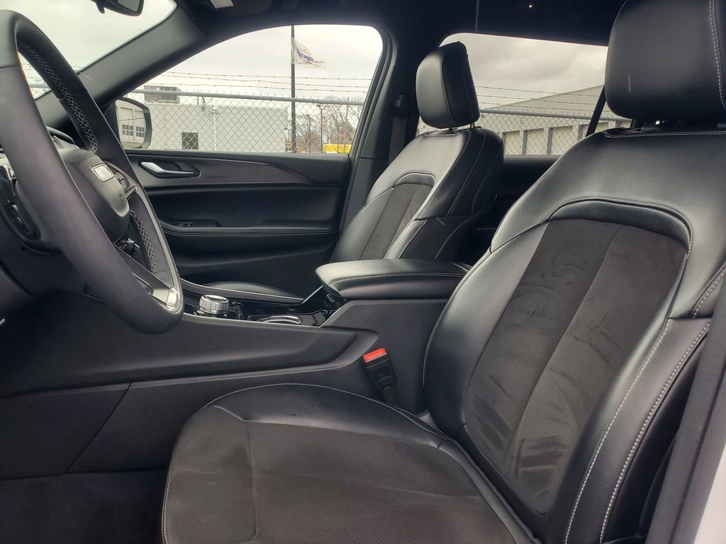 Used 2023 Jeep Grand Cherokee L Laredo image 10