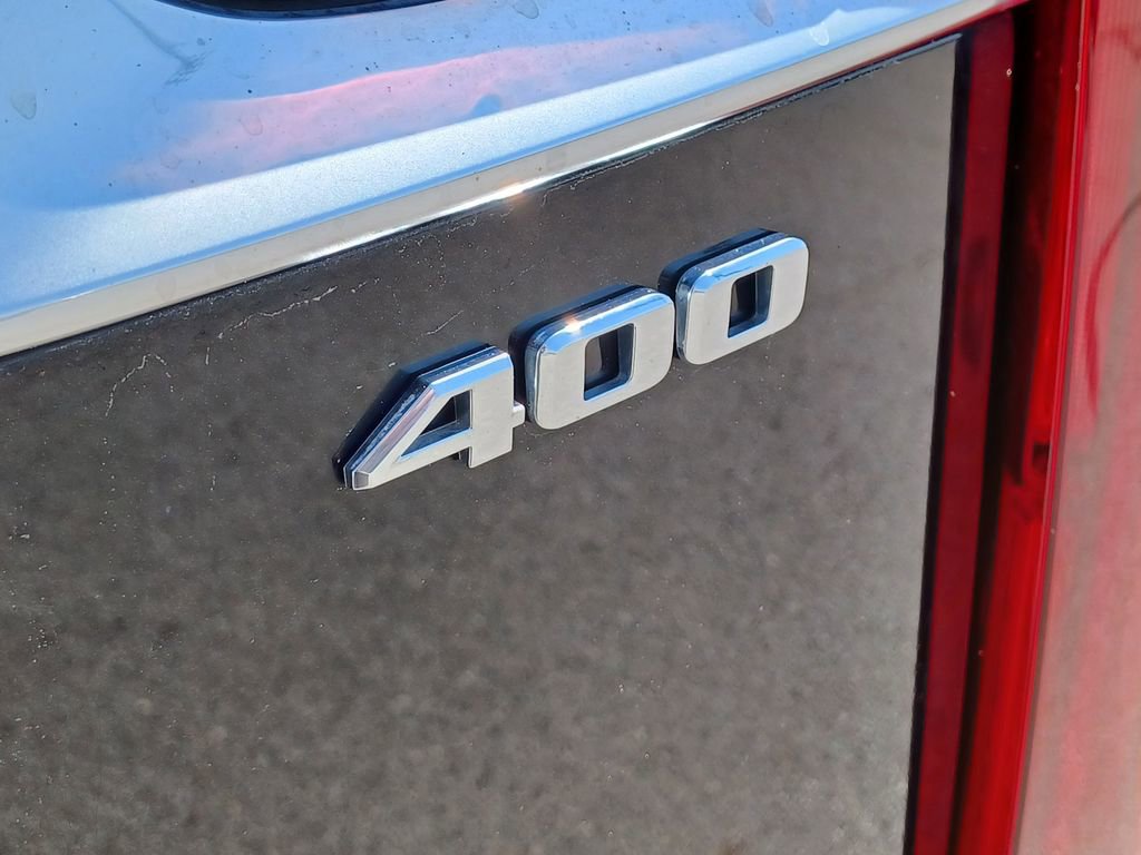 Used 2025 Cadillac XT6 Premium Luxury w/ LPO, Floor Liner Package AWD/4WD image 8