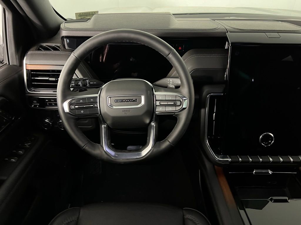 Used 2025 GMC Yukon XL Denali image 13