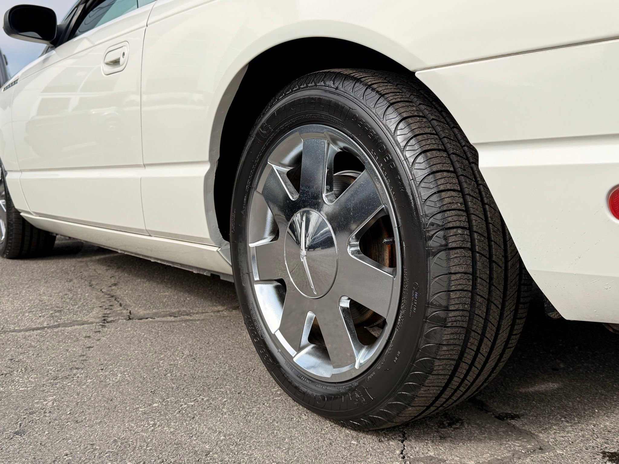 Used 2002 Ford Thunderbird image 16