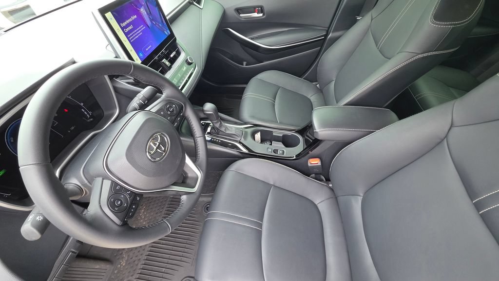 Used 2025 Toyota Corolla XLE FWD image 12