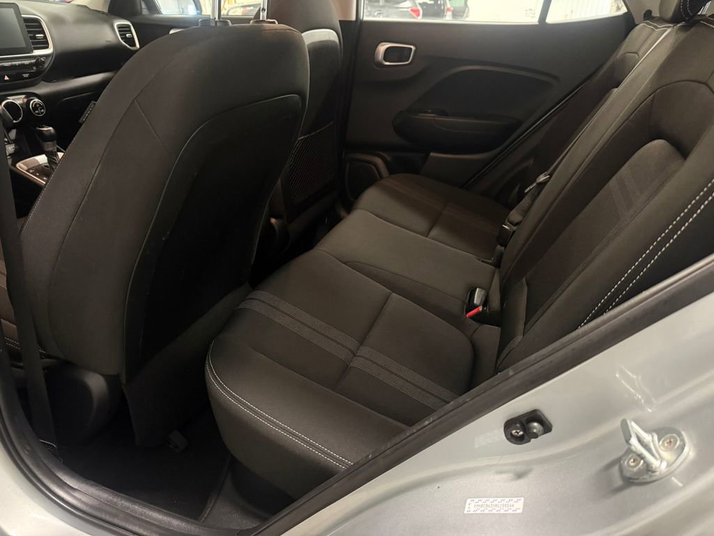 Certified 2022 Hyundai Venue SEL image 26