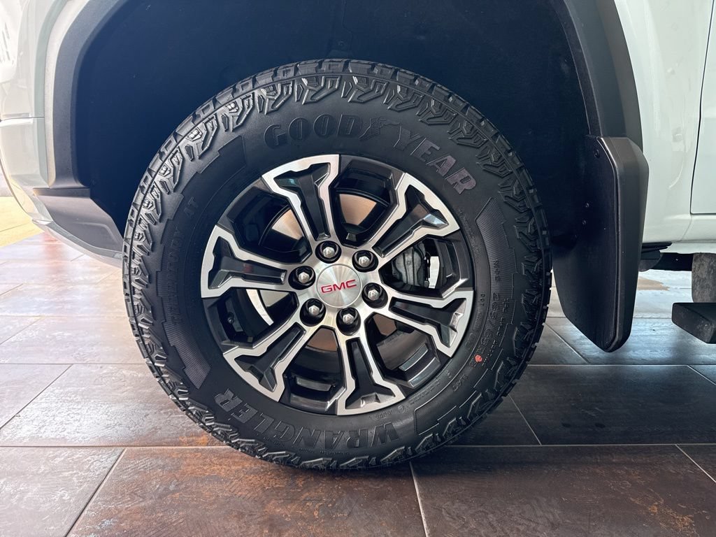 Used 2025 GMC Canyon AT4 AWD/4WD image 5
