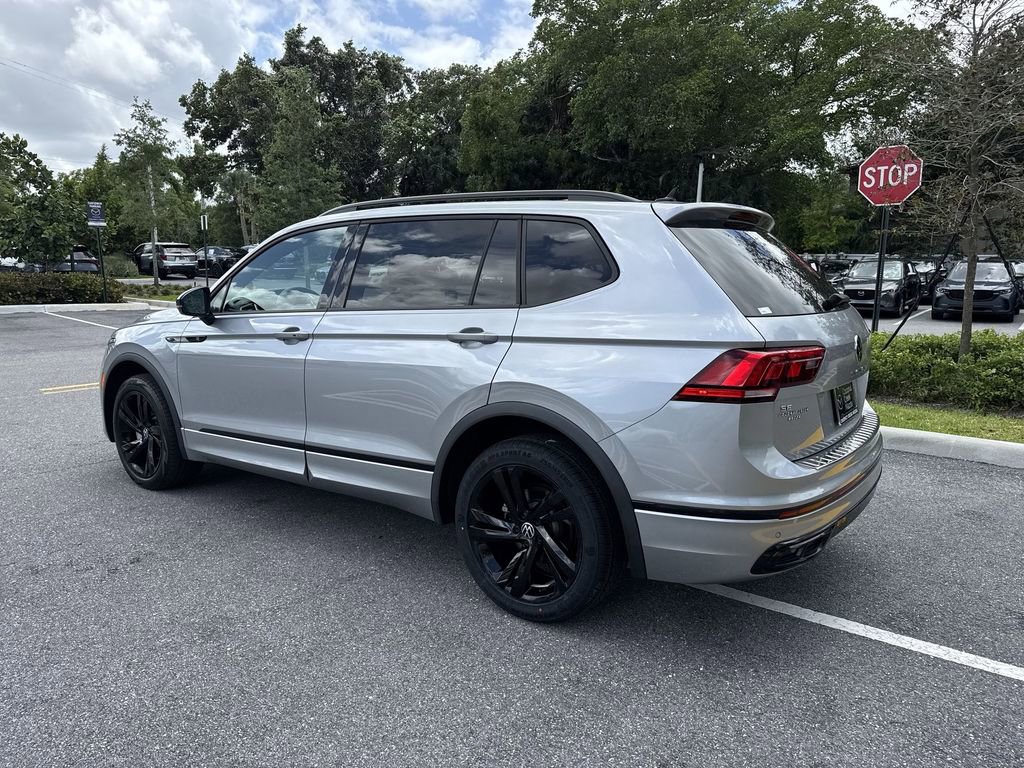 Used 2023 Volkswagen Tiguan SE R-Line image 12