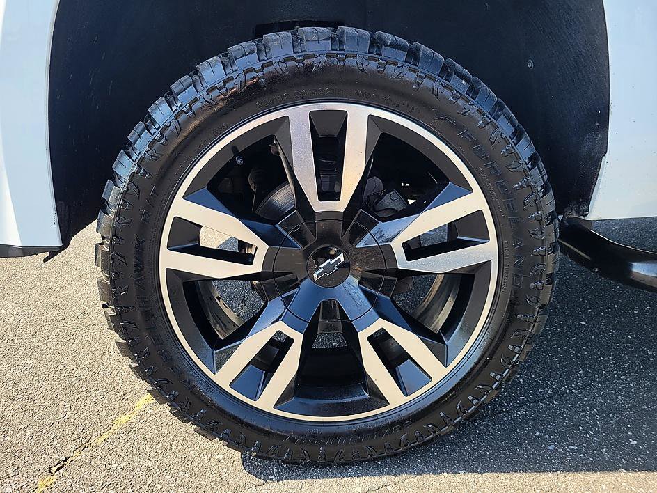 Used 2017 Chevrolet Tahoe LS w/ All-Season Package image 8