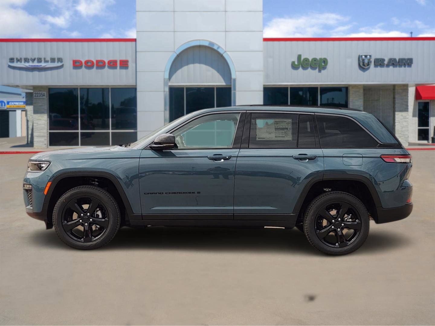 New 2026 Jeep Grand Cherokee Limited w/ Limited Altitude Package RWD image 3