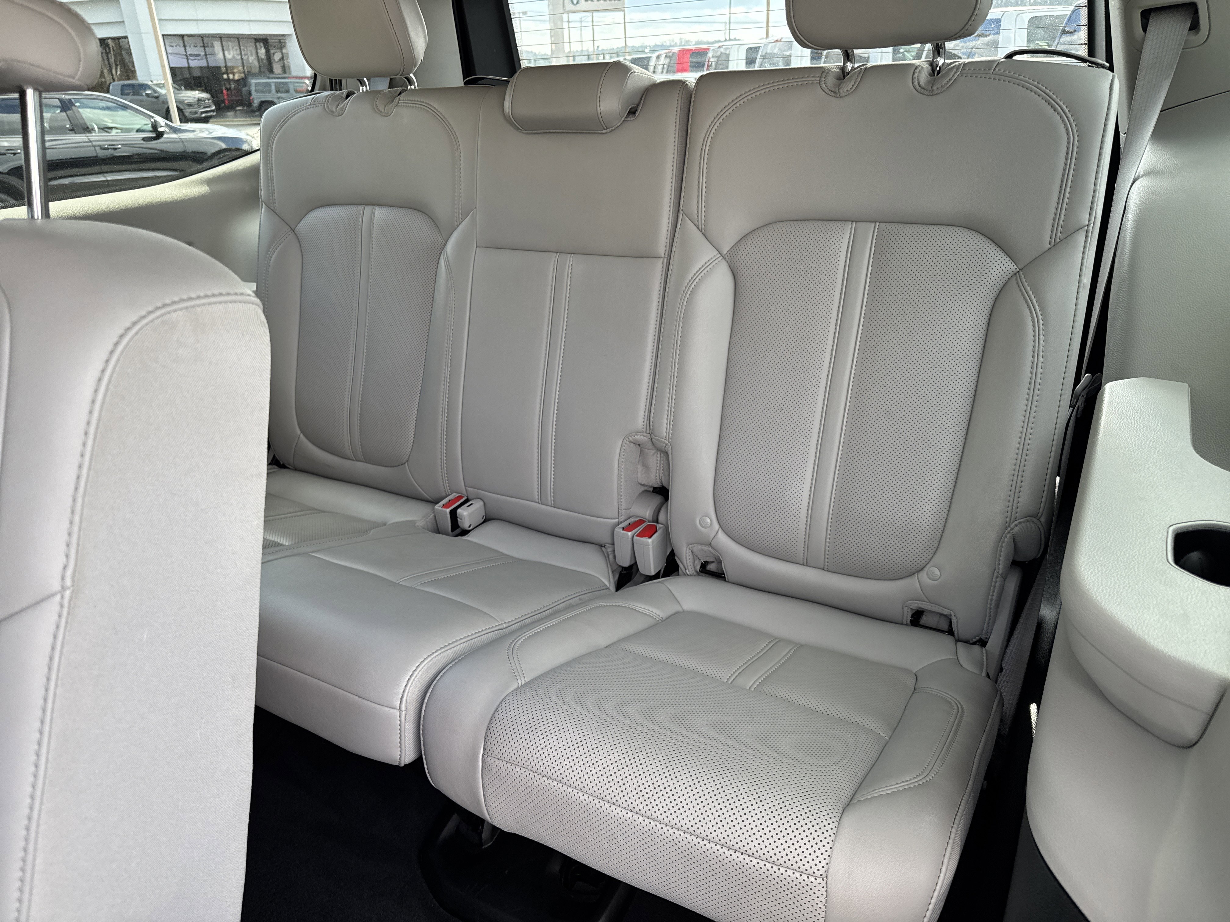 Used 2024 Jeep Wagoneer Series II w/ Flexible Seating Group image 24