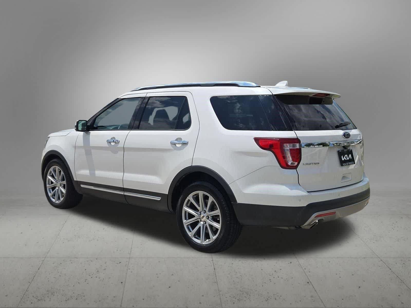 Used 2017 Ford Explorer Limited FWD image 4