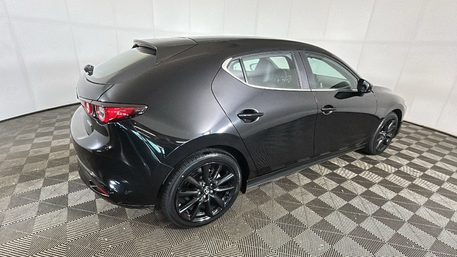 Used 2025 MAZDA MAZDA3 s Sport FWD video 3