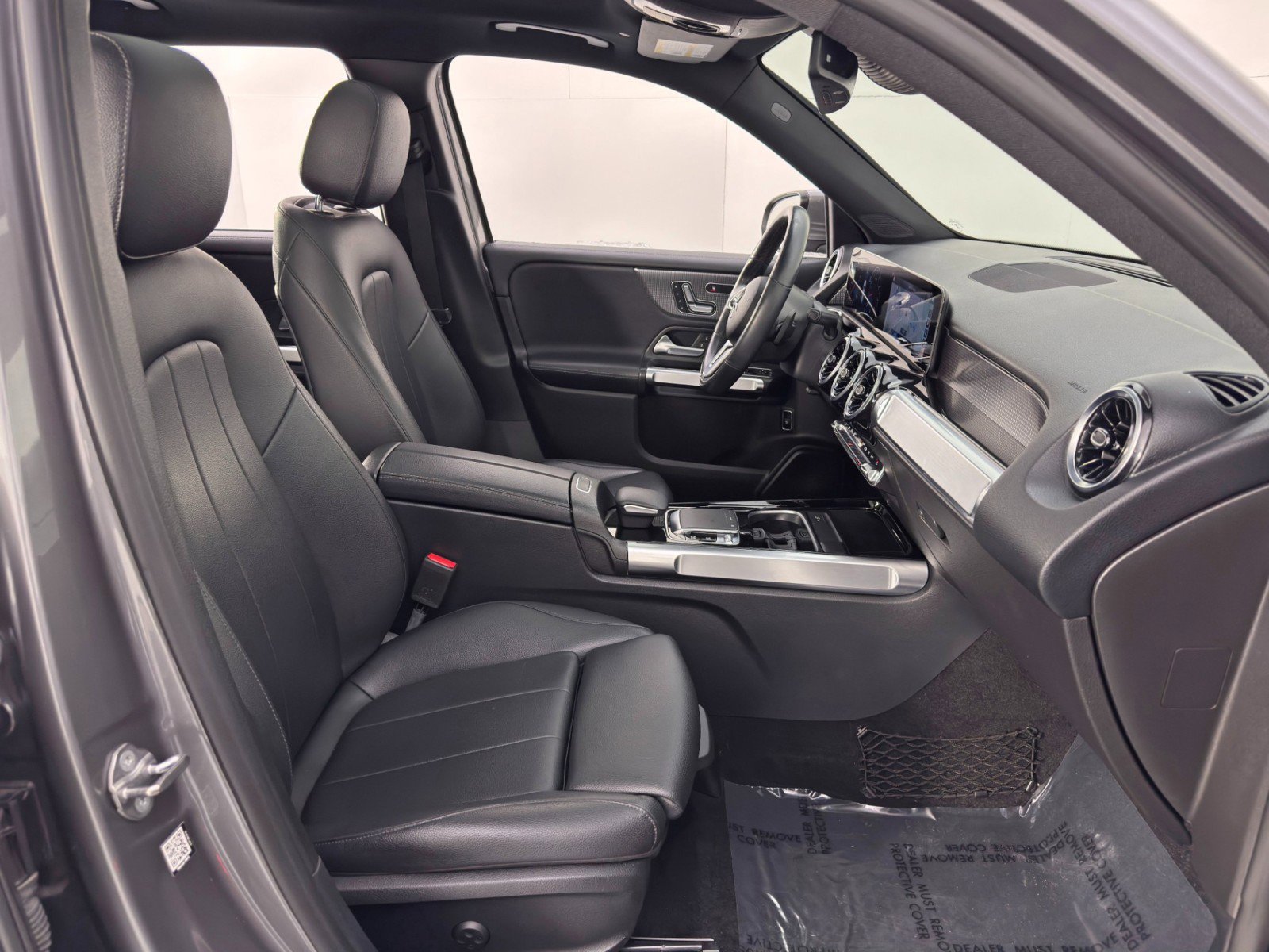 Used 2020 Mercedes-Benz GLB 250 4MATIC w/ Premium Package image 15