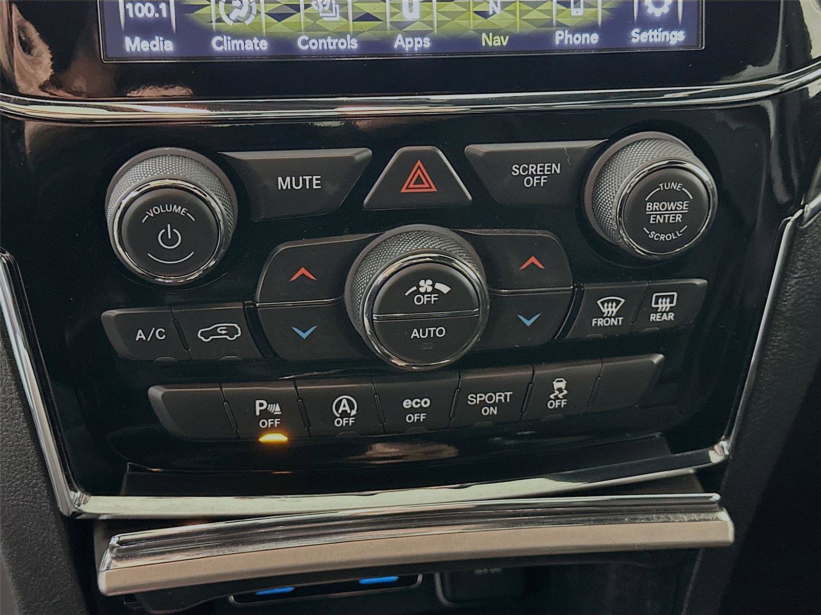 Used 2020 Jeep Grand Cherokee Limited w/ Trailer Tow Group IV image 9