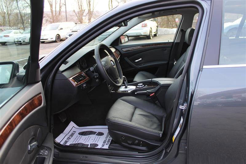 Used 2008 BMW 528xi Sedan image 11
