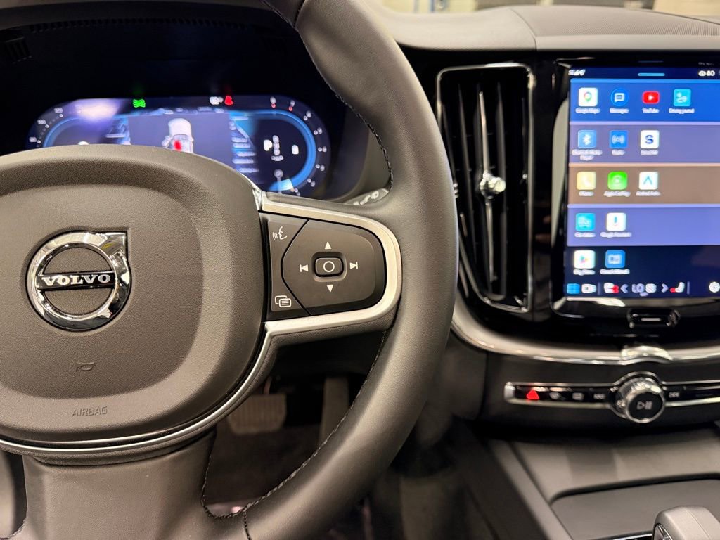 Used 2025 Volvo XC60 B5 Core w/ Climate Package image 14