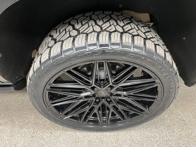 Used 2025 GMC Yukon AT4 Ultimate w/ LPO, Floor Liner Package image 14