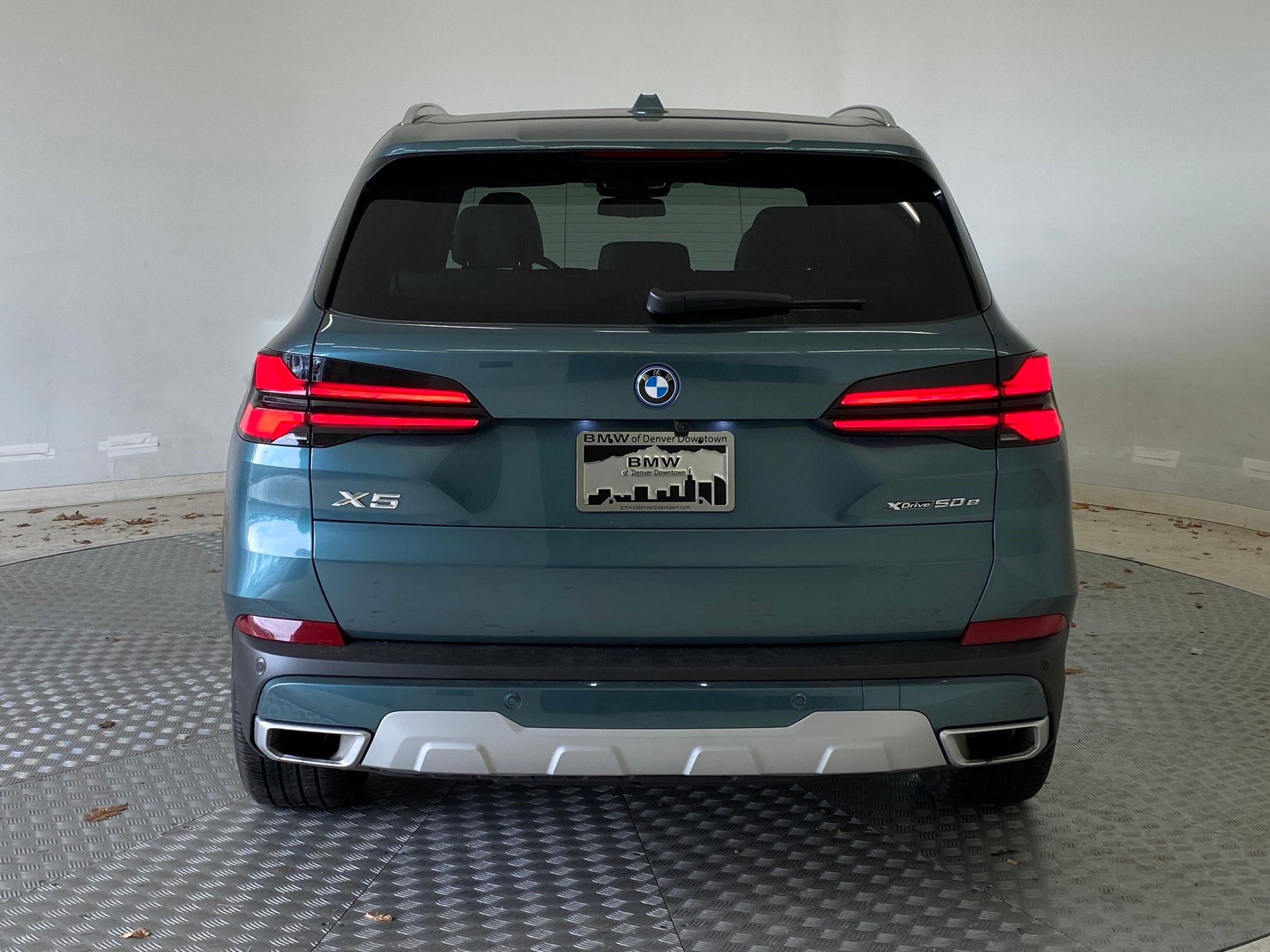 Used 2025 BMW X5 xDrive50e w/ Premium Package image 9