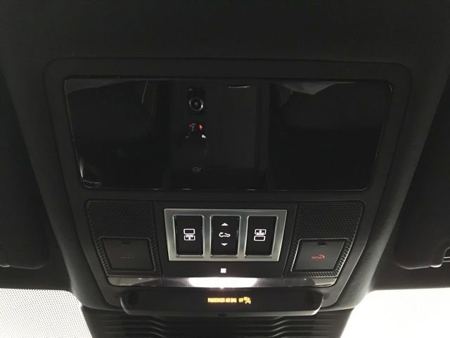 New 2023 Land Rover Discovery Metropolitan Edition image 19