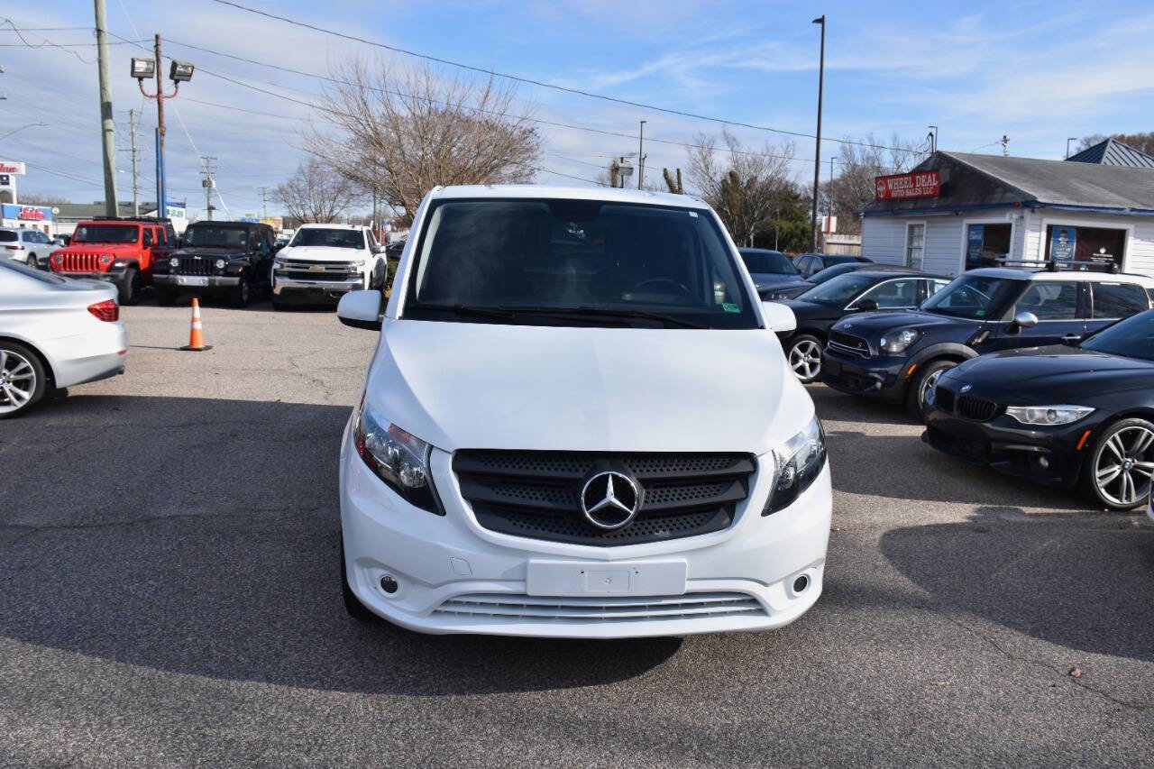 Used 2020 Mercedes-Benz Metris image 2