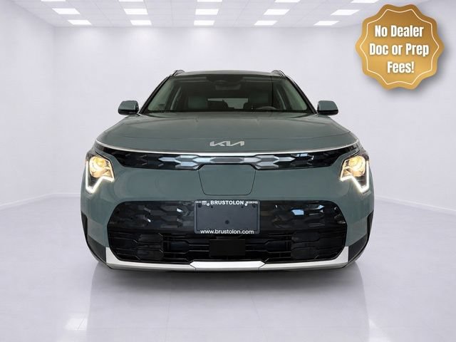 Used 2024 Kia Niro Wave w/ Wave Preserve Package FWD image 2