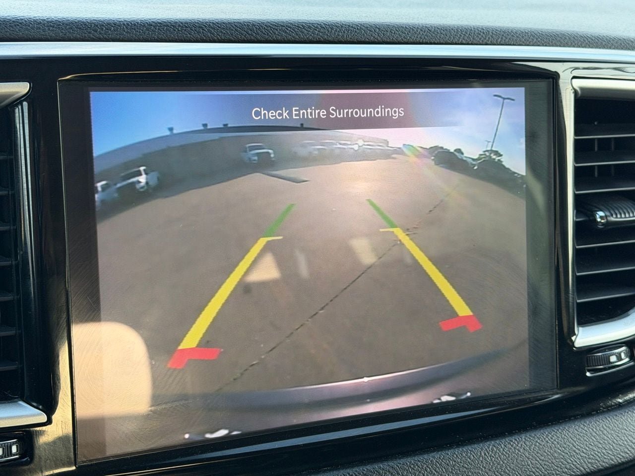 Used 2023 Chrysler Pacifica Touring-L FWD image 25