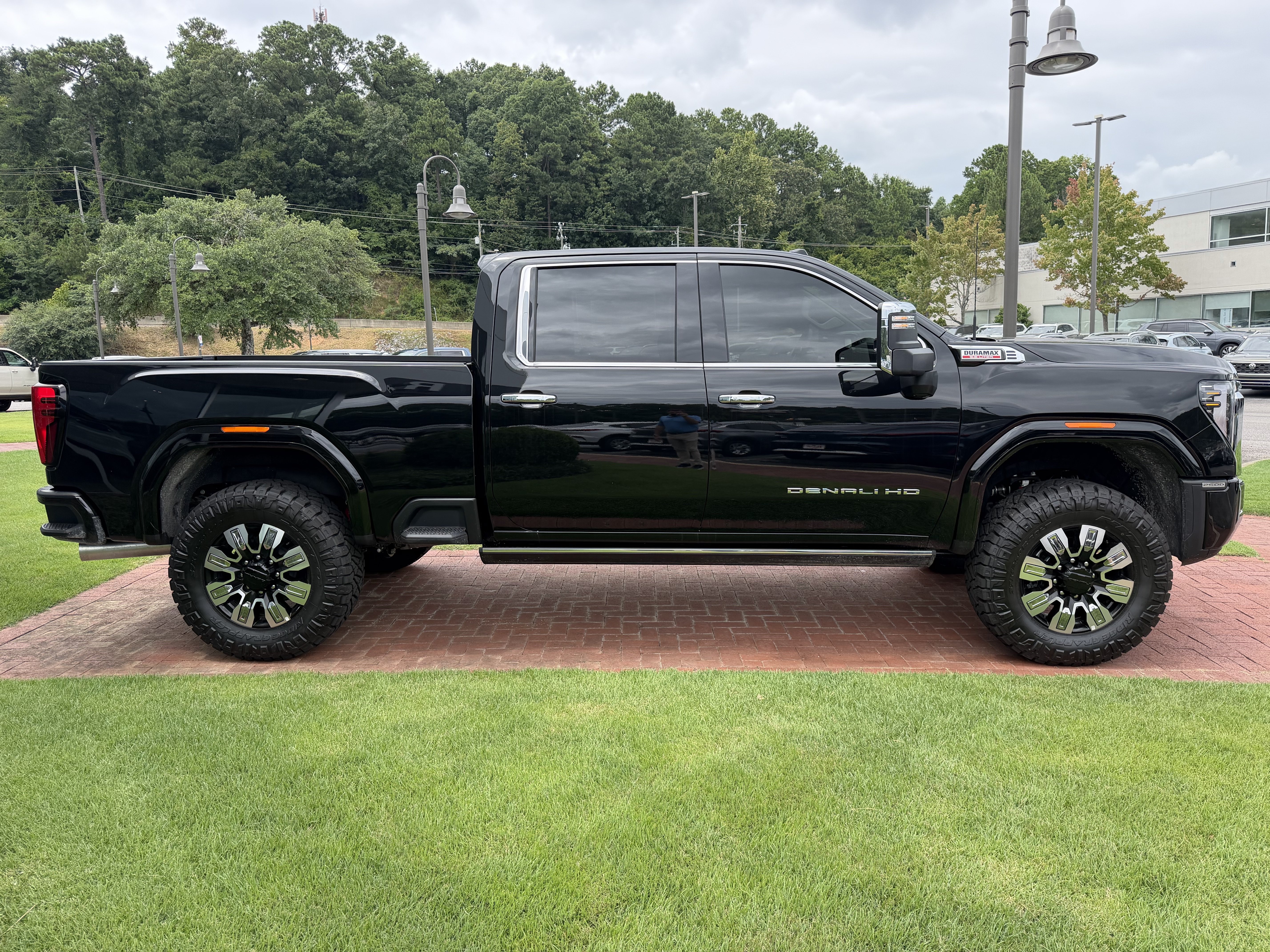 New 2026 GMC Sierra 2500 Denali w/ Denali Reserve Package AWD/4WD image 4