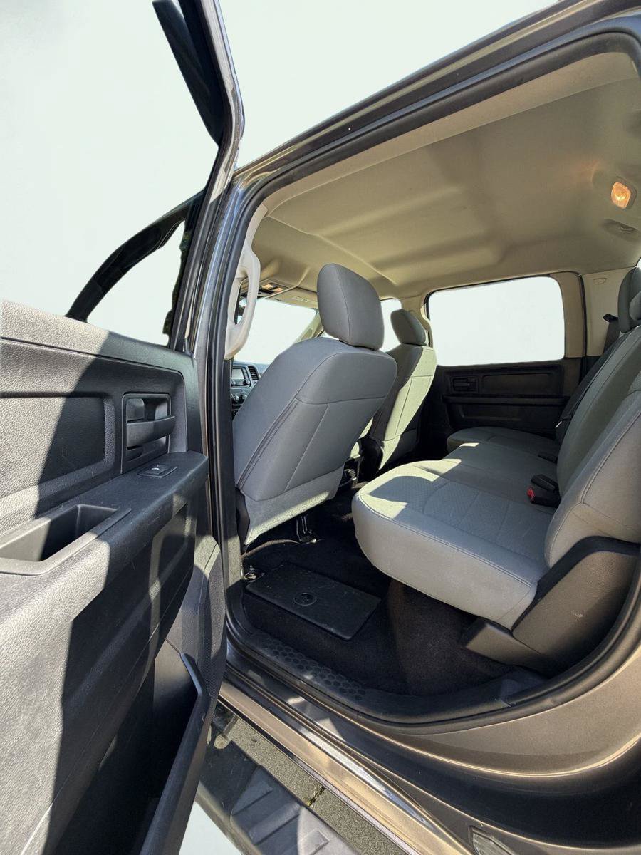 Used 2018 RAM 3500 Tradesman w/ Chrome Appearance Group AWD/4WD image 14