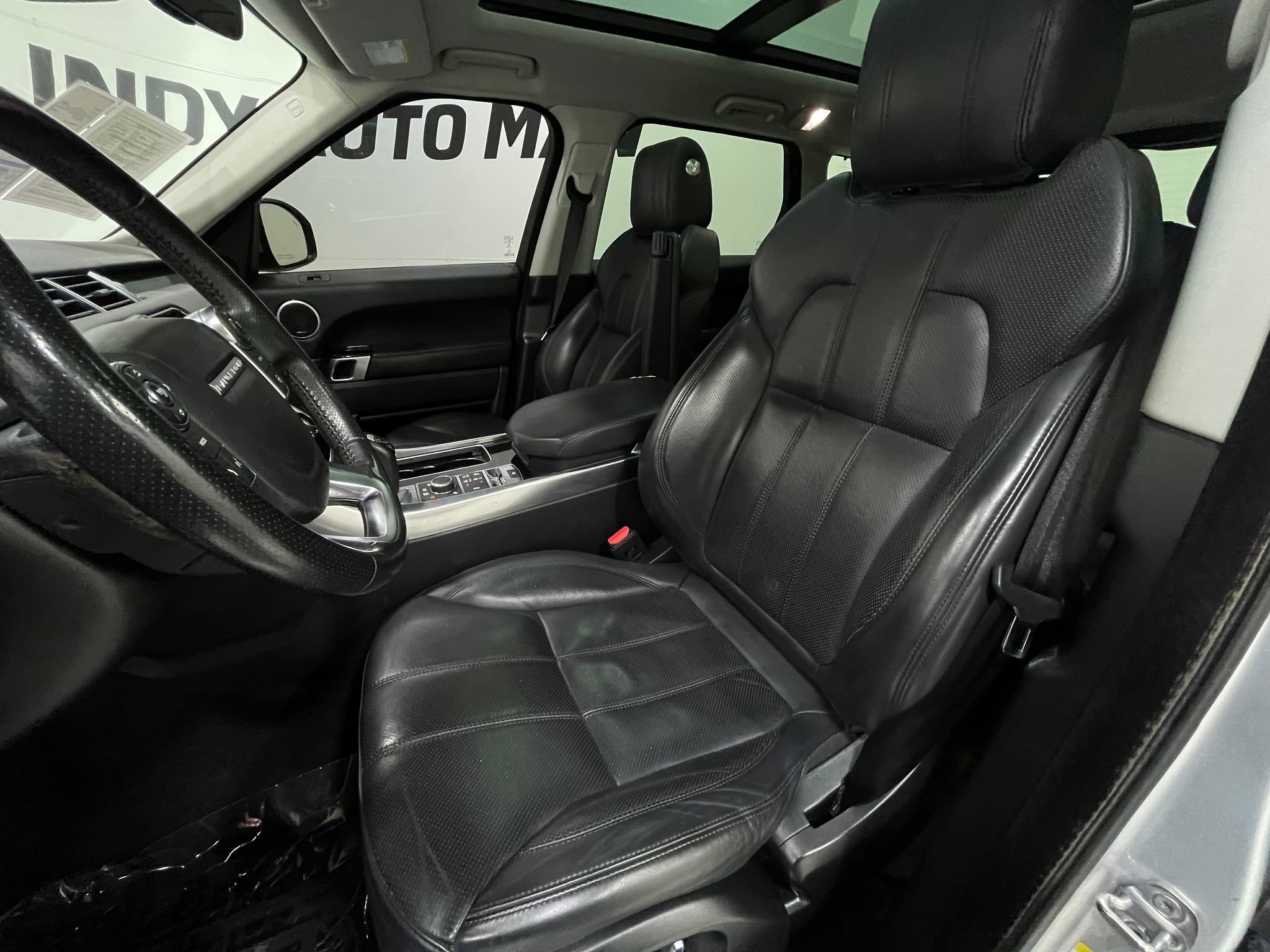 Used 2017 Land Rover Range Rover Sport HSE image 14