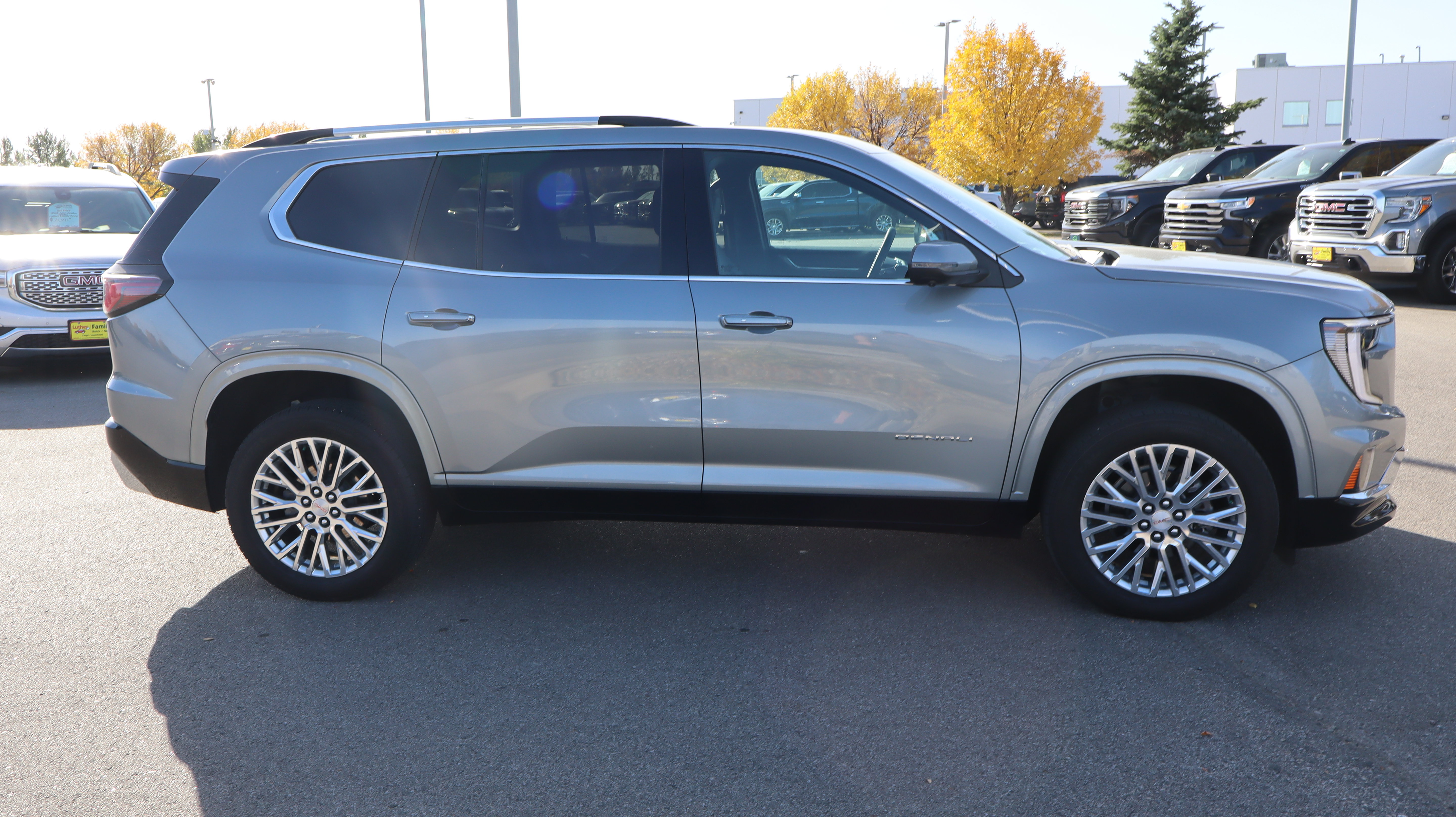 Used 2024 GMC Acadia Denali w/ LPO, Floor Liner Package AWD/4WD image 8