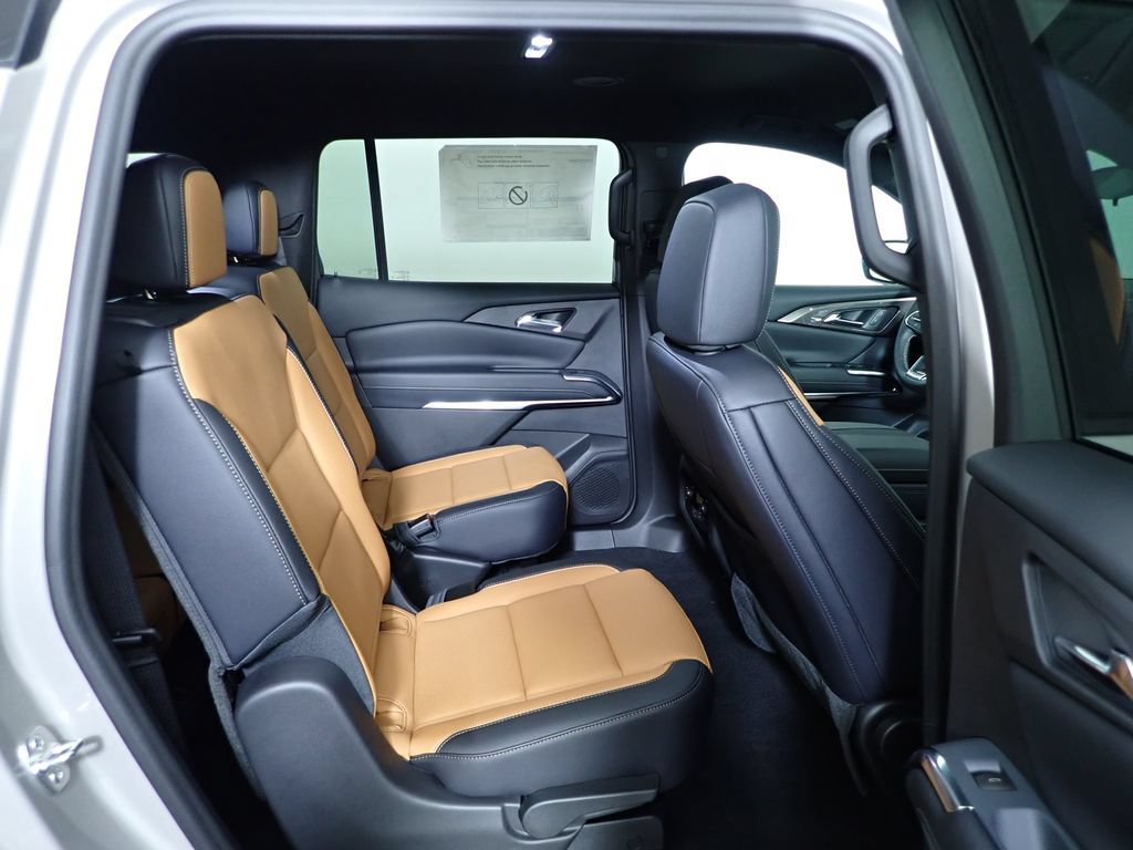 New 2027 Chevrolet Traverse Z71 w/ LPO, Floor Liner Package AWD/4WD image 37