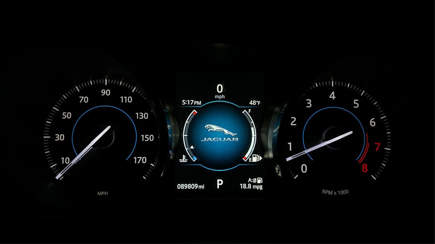 Used 2016 Jaguar XF Premium image 11