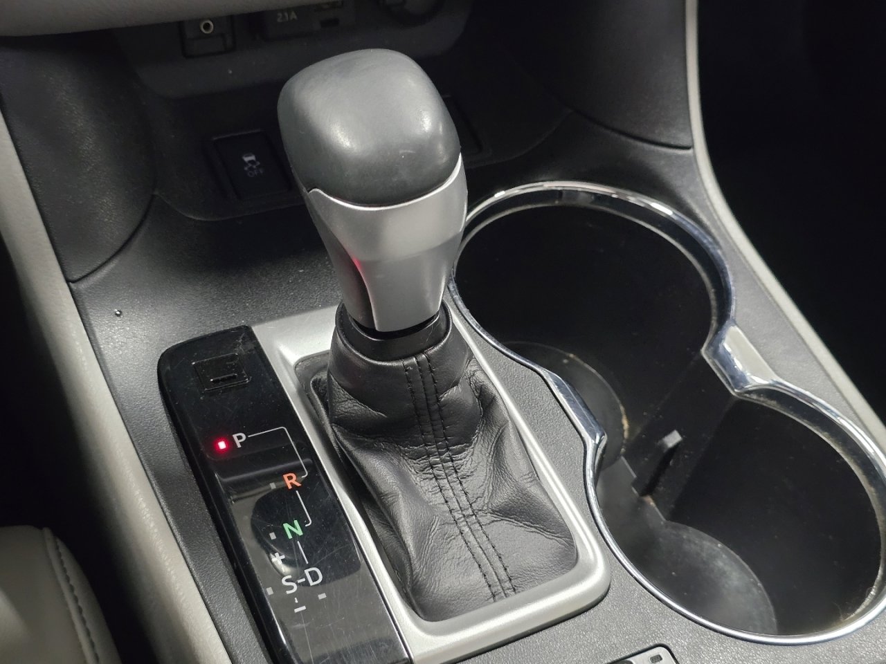 Certified 2019 Toyota Highlander Limited w/ Protection Package #3 image 31