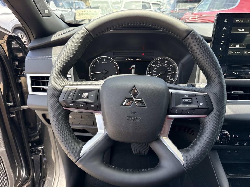 New 2026 Mitsubishi Outlander LE FWD image 40
