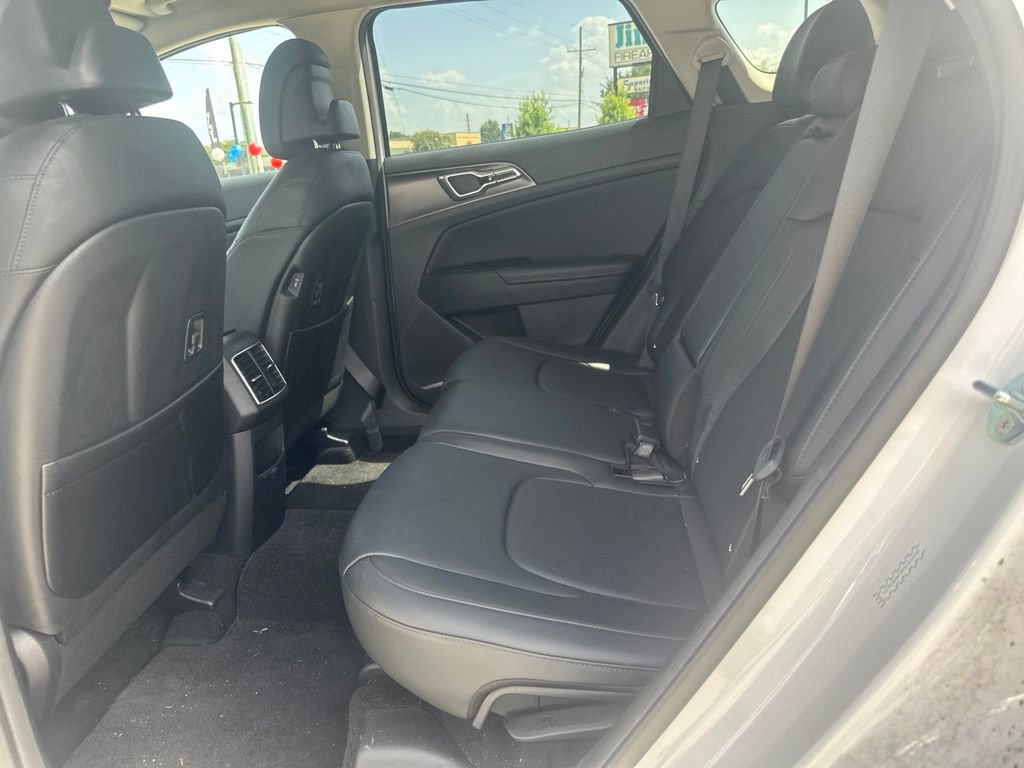 Used 2023 Kia Sportage EX FWD image 28