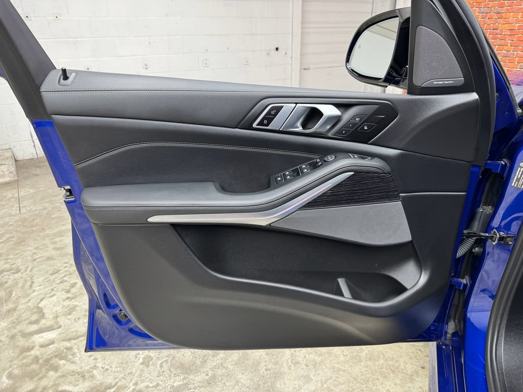 Used 2025 BMW X5 M60i AWD/4WD image 9