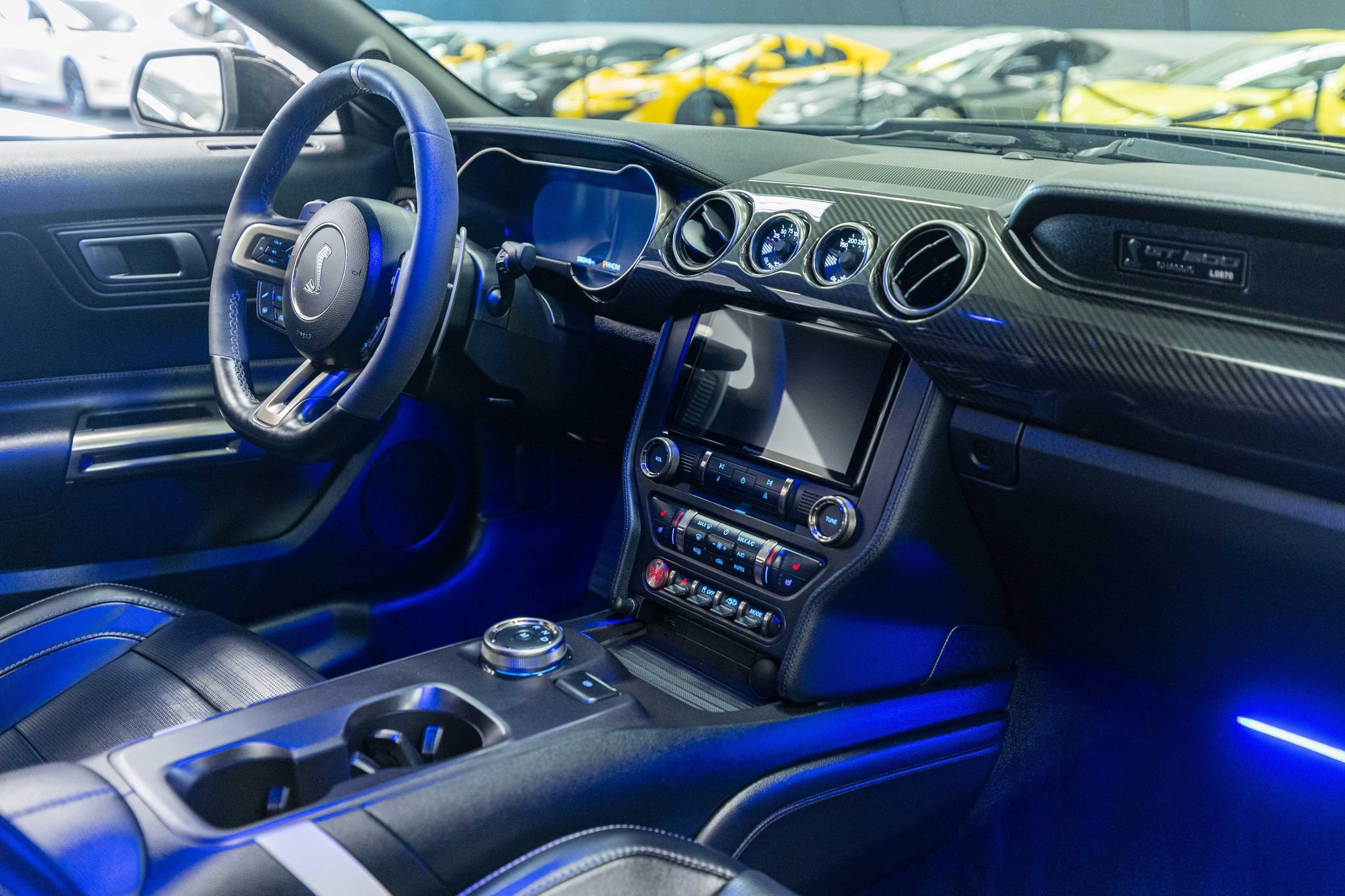 Used 2020 Ford Mustang Shelby GT500 w/ Technology Package RWD image 13