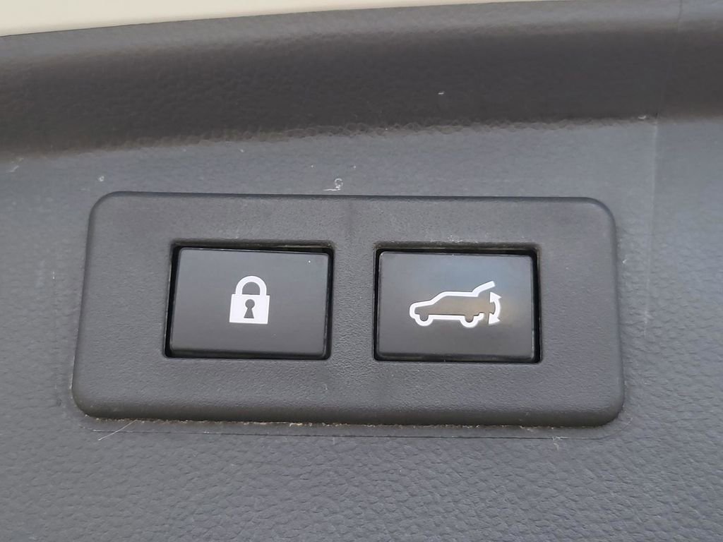 Used 2021 Subaru Outback Touring XT image 12