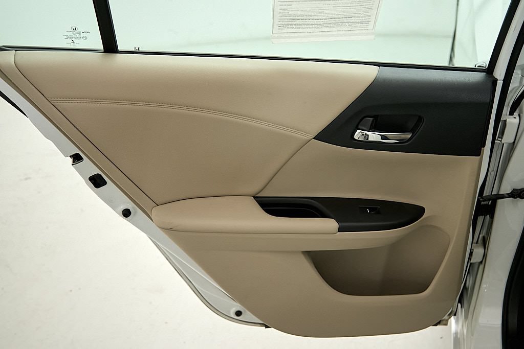 Used 2015 Honda Accord Touring image 18