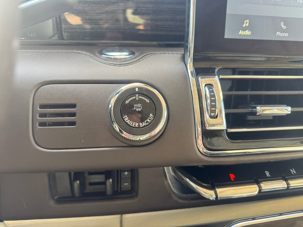Used 2021 Lincoln Navigator L Black Label w/ Special Edition Package AWD/4WD image 28