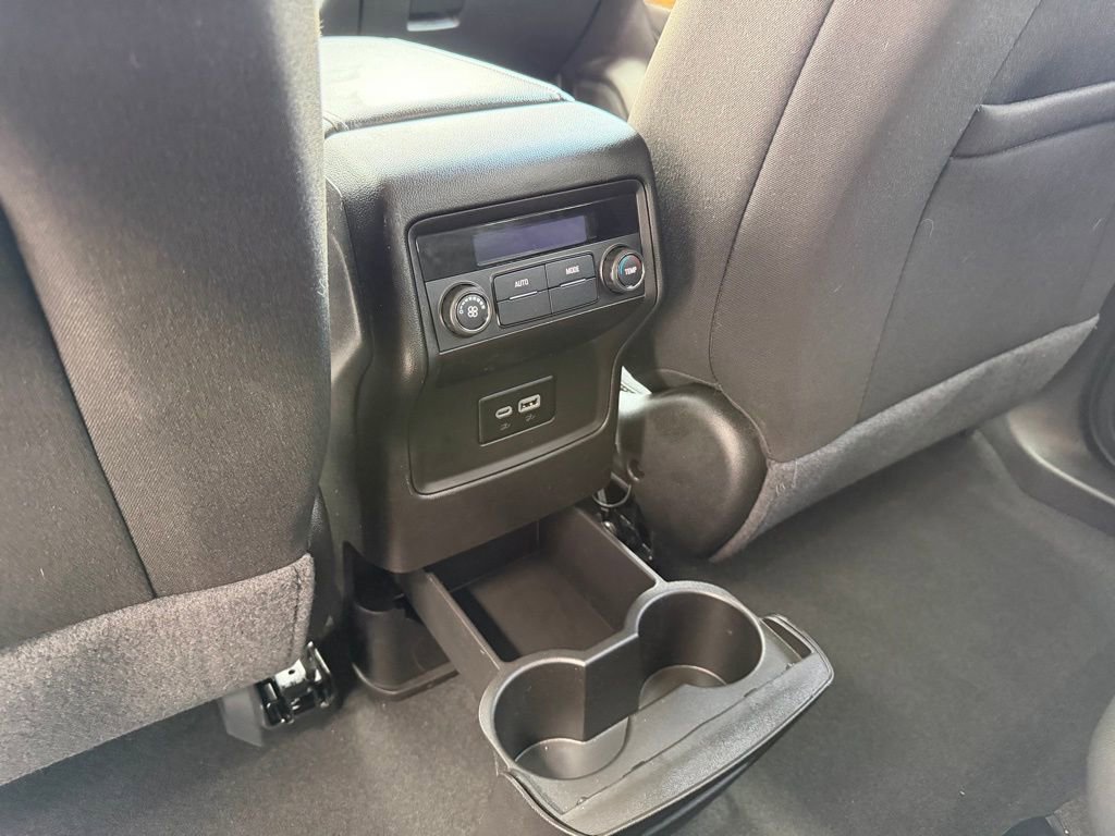 Used 2023 GMC Acadia SLE image 14