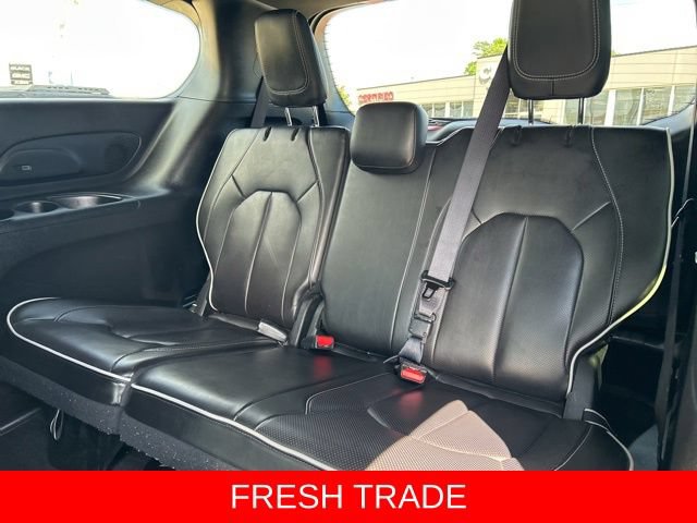 Used 2024 Chrysler Pacifica Premium FWD image 44