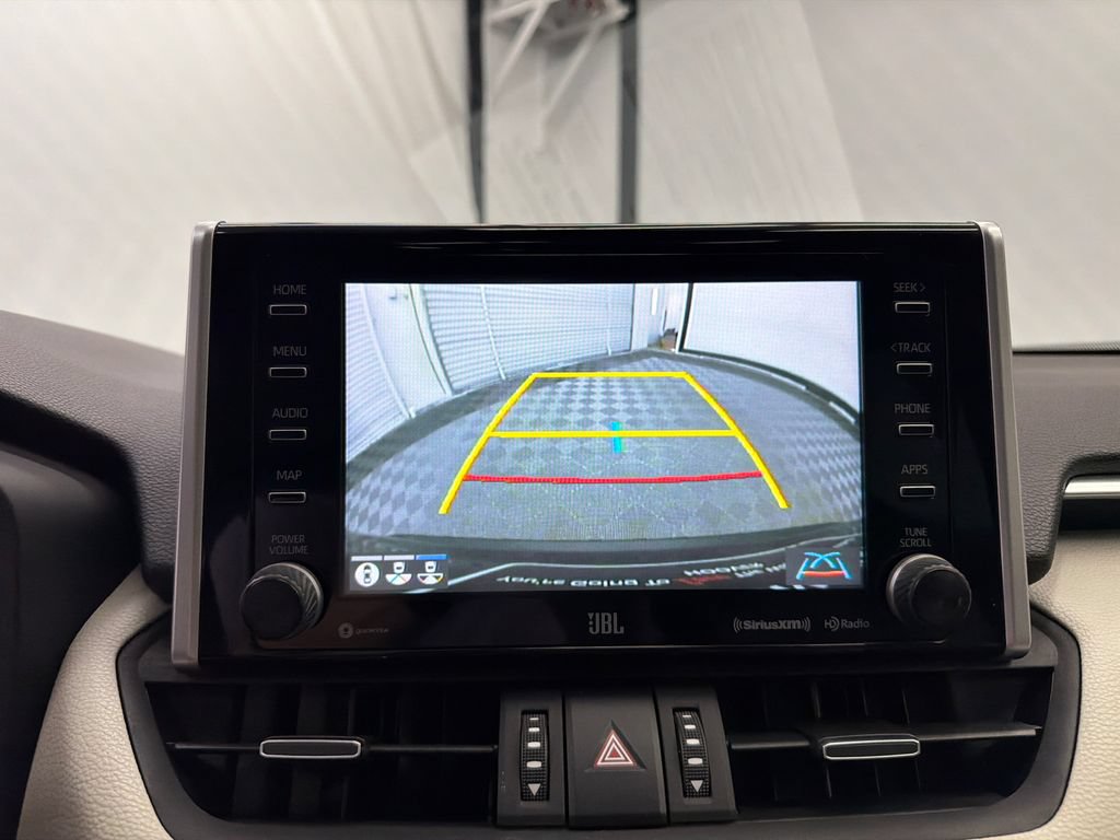 Used 2020 Toyota RAV4 Limited FWD image 32