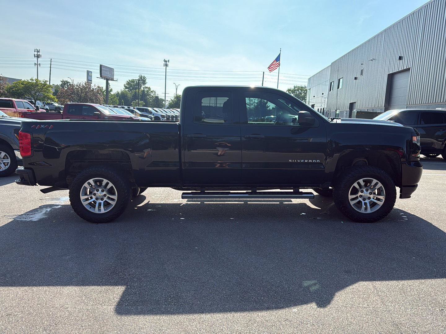 Used 2018 Chevrolet Silverado 1500 Custom w/ Custom Value Package AWD/4WD image 2