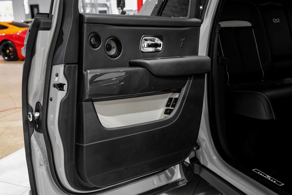 Used 2023 Rolls-Royce Cullinan Black Badge w/ Driver's Package image 57