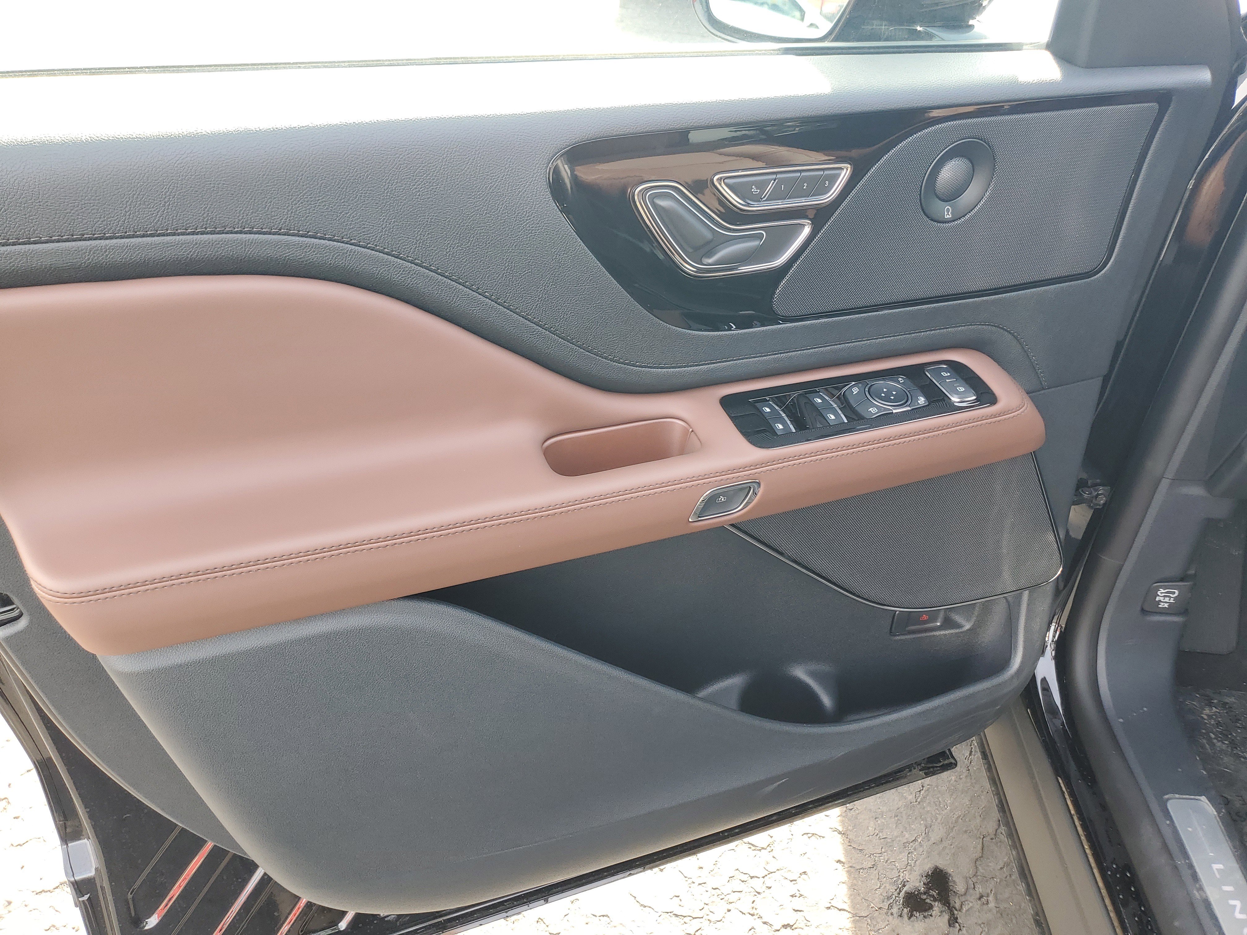 New 2026 Lincoln Aviator Reserve image 8